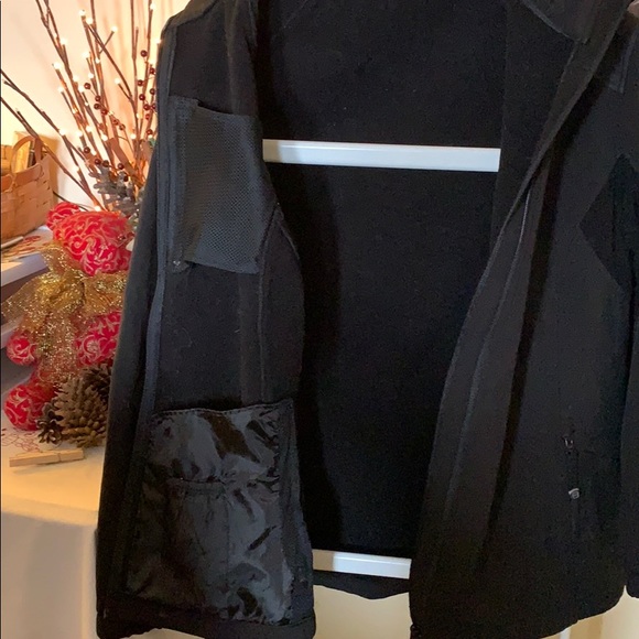 Men’s Reebok jacket. - Picture 5 of 7